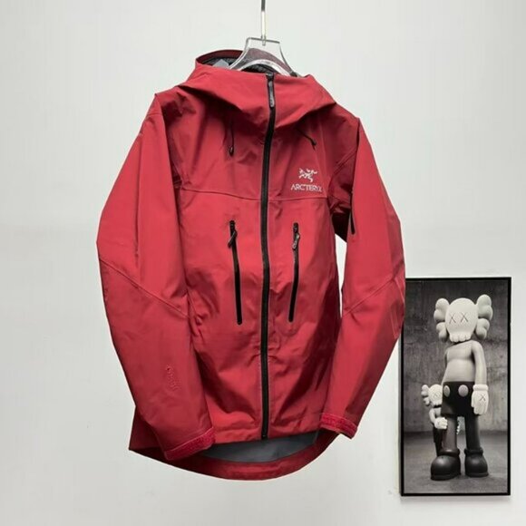 Arc'teryx Alpha SV Jacket | Gore-Tex, Bordeaux Red (SV7), Outdoor/Hiking/Ski - Picture 3 of 8